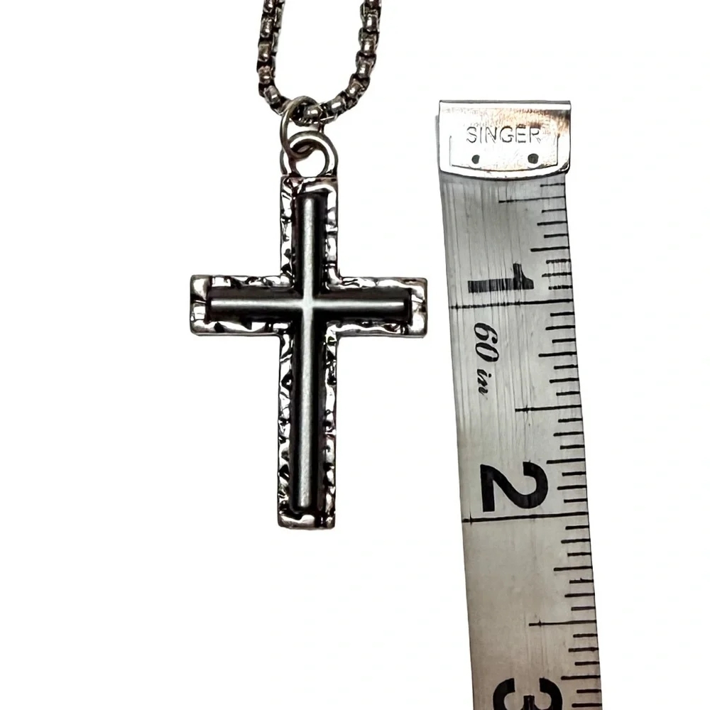 Steve Madden Cross Pendant Necklace And Touch Tool Set